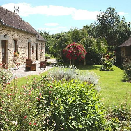 Chambre D'Hote Courtoux Saint-Denis-sur-Sarthon Exterior foto