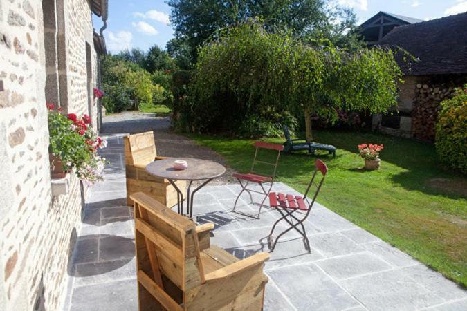 Chambre D'Hote Courtoux Saint-Denis-sur-Sarthon Exterior foto