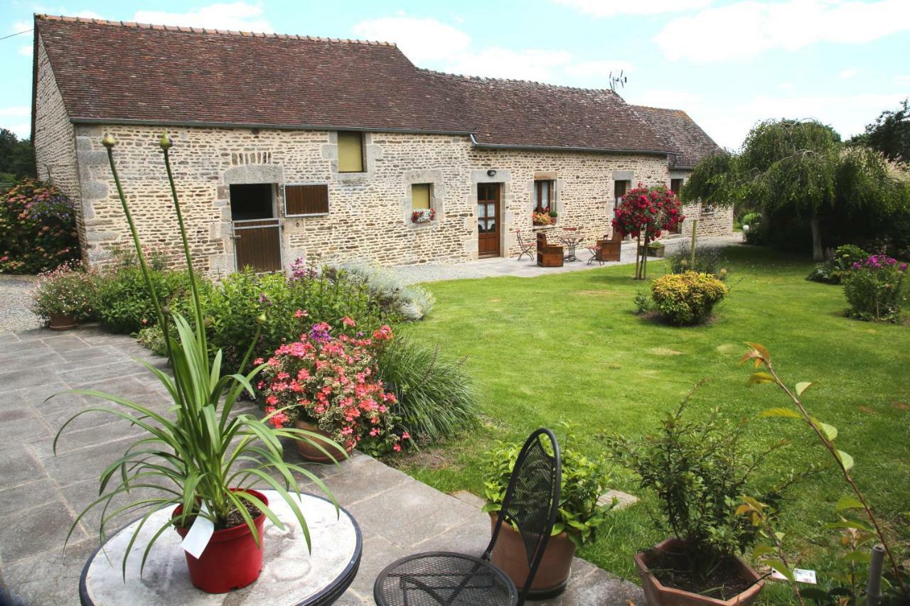 Chambre D'Hote Courtoux Saint-Denis-sur-Sarthon Exterior foto